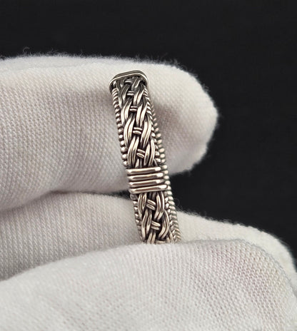 Celtic Knot Wire Ring